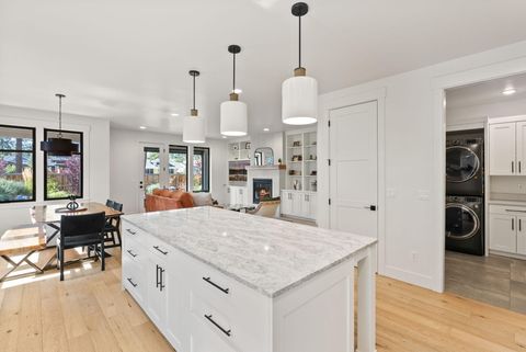 Tiny photo for 1185 NW Singleton Place, Bend, OR 97703 (MLS # 220212664)