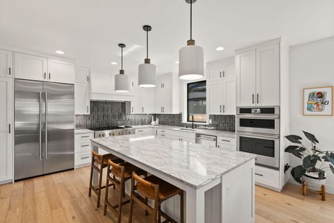 Tiny photo for 1185 NW Singleton Place, Bend, OR 97703 (MLS # 220212664)