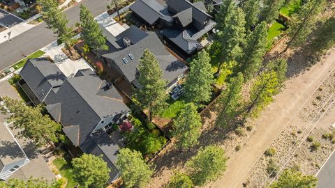 Tiny photo for 1185 NW Singleton Place, Bend, OR 97703 (MLS # 220212664)