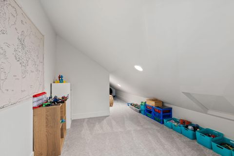 Tiny photo for 1185 NW Singleton Place, Bend, OR 97703 (MLS # 220212664)