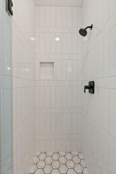 Tiny photo for 1185 NW Singleton Place, Bend, OR 97703 (MLS # 220212664)