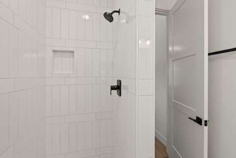 Tiny photo for 1185 NW Singleton Place, Bend, OR 97703 (MLS # 220212664)