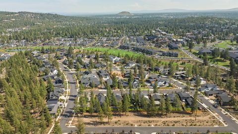 Tiny photo for 1185 NW Singleton Place, Bend, OR 97703 (MLS # 220212664)