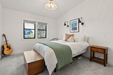 Tiny photo for 1185 NW Singleton Place, Bend, OR 97703 (MLS # 220212664)