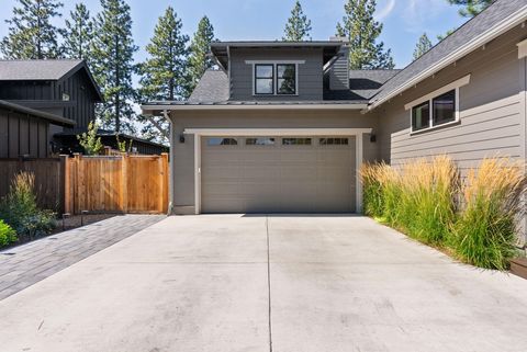 Tiny photo for 1185 NW Singleton Place, Bend, OR 97703 (MLS # 220212664)
