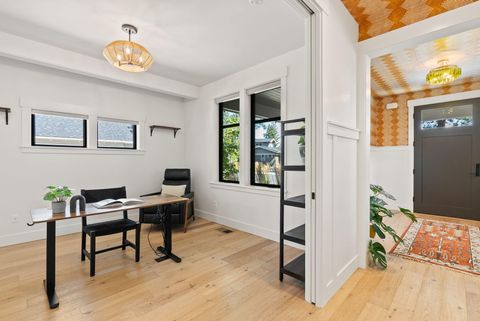 Tiny photo for 1185 NW Singleton Place, Bend, OR 97703 (MLS # 220212664)