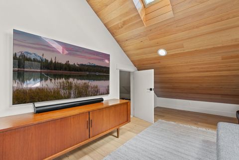 Tiny photo for 1185 NW Singleton Place, Bend, OR 97703 (MLS # 220212664)