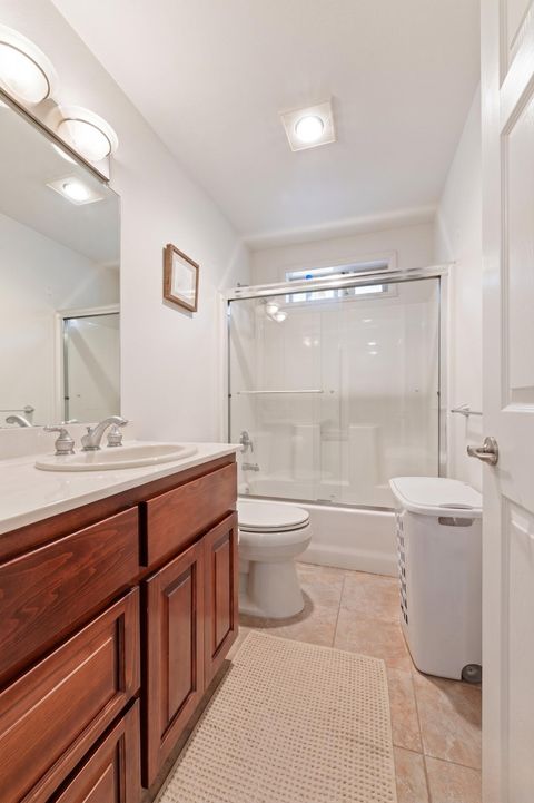 Tiny photo for 457 Elm Street, Phoenix, OR 97535 (MLS # 220219519)