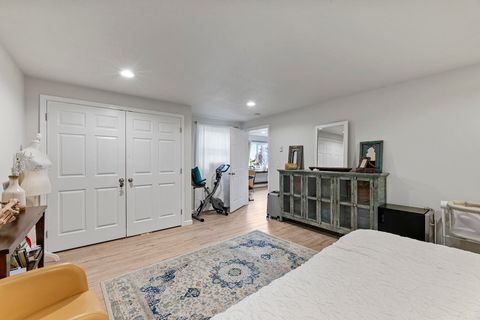 Tiny photo for 457 Elm Street, Phoenix, OR 97535 (MLS # 220219519)