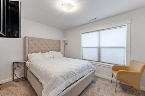 Tiny photo for 457 Elm Street, Phoenix, OR 97535 (MLS # 220219519)