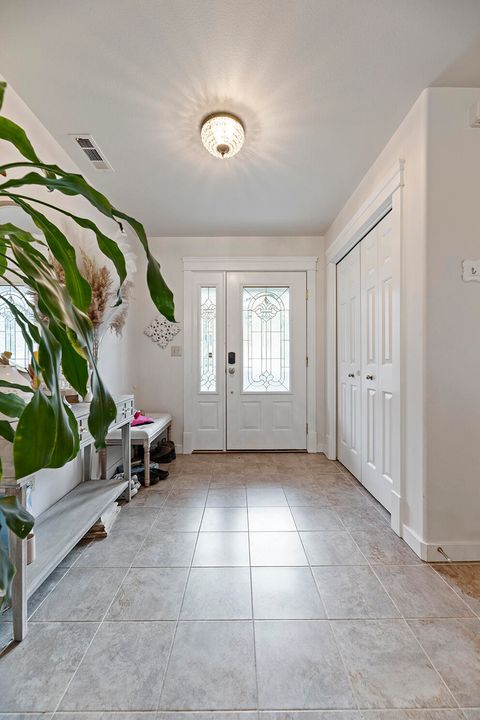 Tiny photo for 457 Elm Street, Phoenix, OR 97535 (MLS # 220219519)