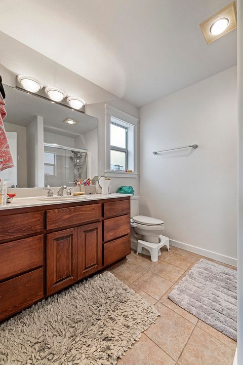 Tiny photo for 457 Elm Street, Phoenix, OR 97535 (MLS # 220219519)