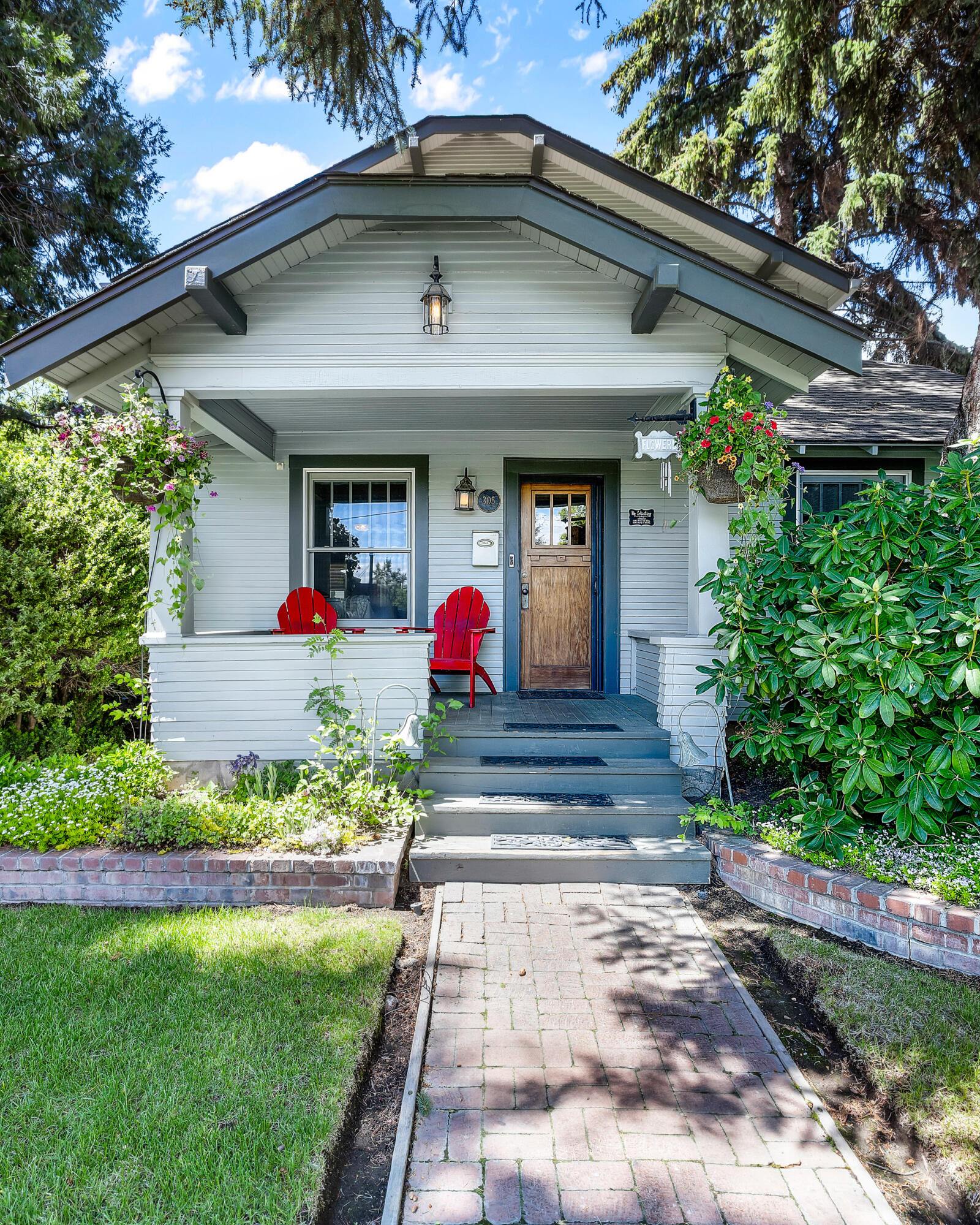 305 NW Columbia Street
