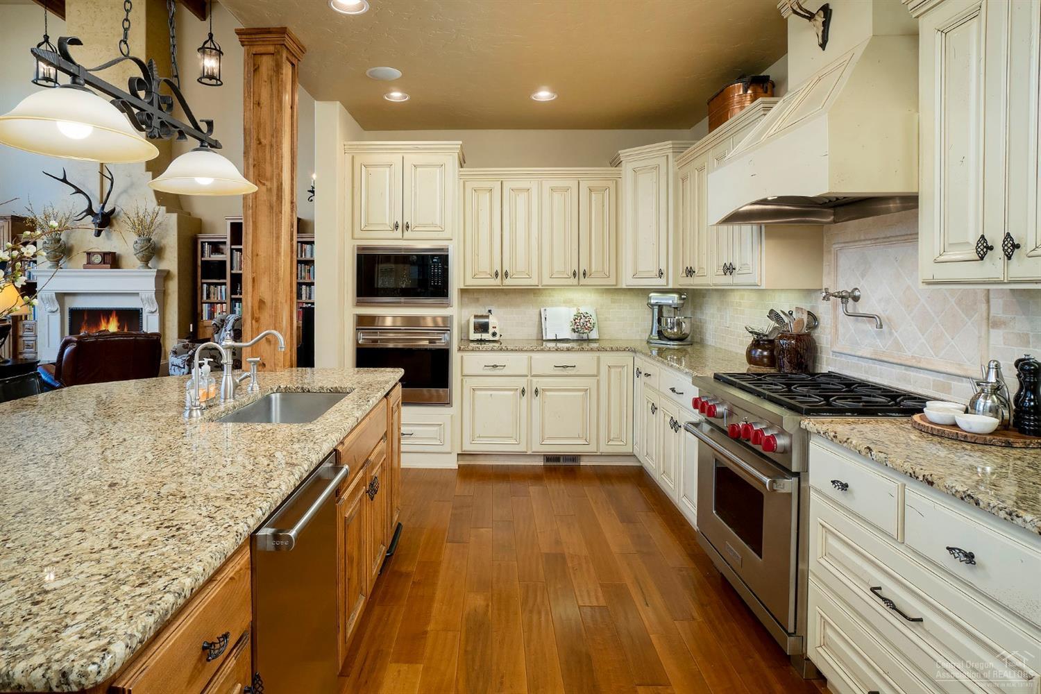 Broken Top - Residential