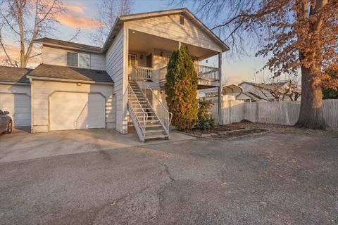 512 Village Drive Central Point OR 97502