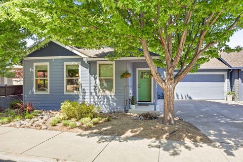 Photo of 969 Overlook Drive, Ashland, OR 97520 (MLS # 220221710)