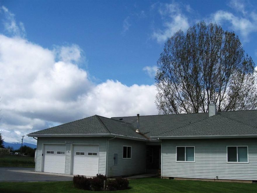 Agency Lake Frontage (150 Ft.) Plus A Beautiful Home That Boasts An Eat-in Kitchen, Formal Dining Room, Computer Room Office, Plus 3 Good Sized Bedrooms. The View Is Amazing From The Key Rooms: Kitchen, Eat-in Nook, Dining Room, Living Room And Master Bedroom. There Is A 2-car Garage And Separate Great Shop 16'x41'/12'x12'. This Beautiful Set Up Is Sitting On 1.65 Acres. Lots Of Insulation. The Home Sits Back Quite A Distance From The Road. Very Peaceful And Scenic. This Is A Must See.This Is An All Steel Framed Home. Amazing Construction.