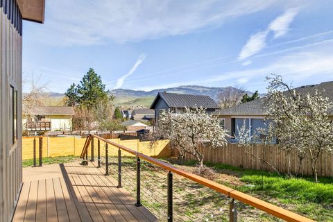Tiny photo for 463 E Hersey Street, Ashland, OR 97520 (MLS # 220217715)