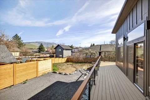 Tiny photo for 463 E Hersey Street, Ashland, OR 97520 (MLS # 220217715)