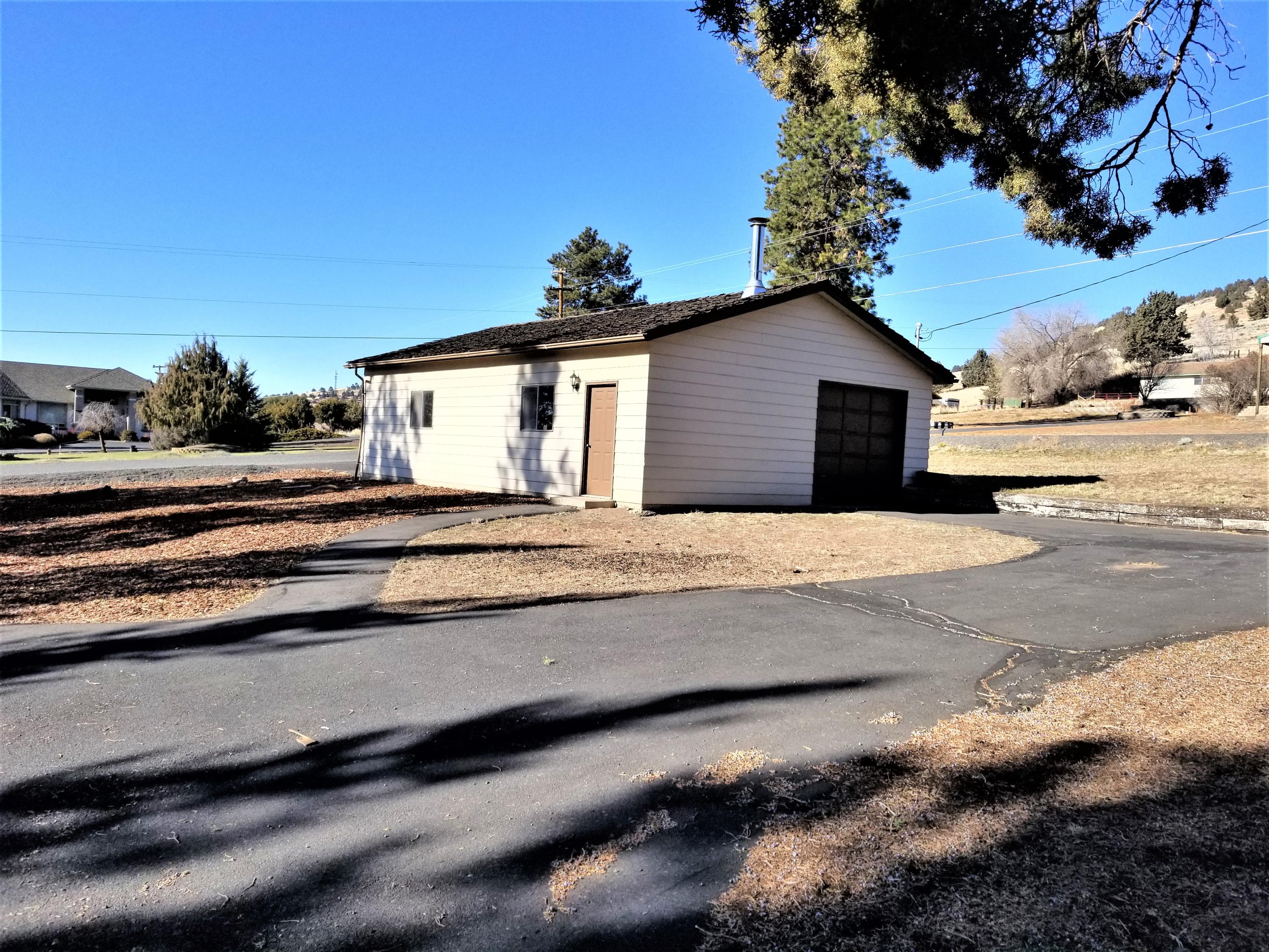 Klamath Memorial Park -Aspen, Fir, Oak &Pine Grove - Residential