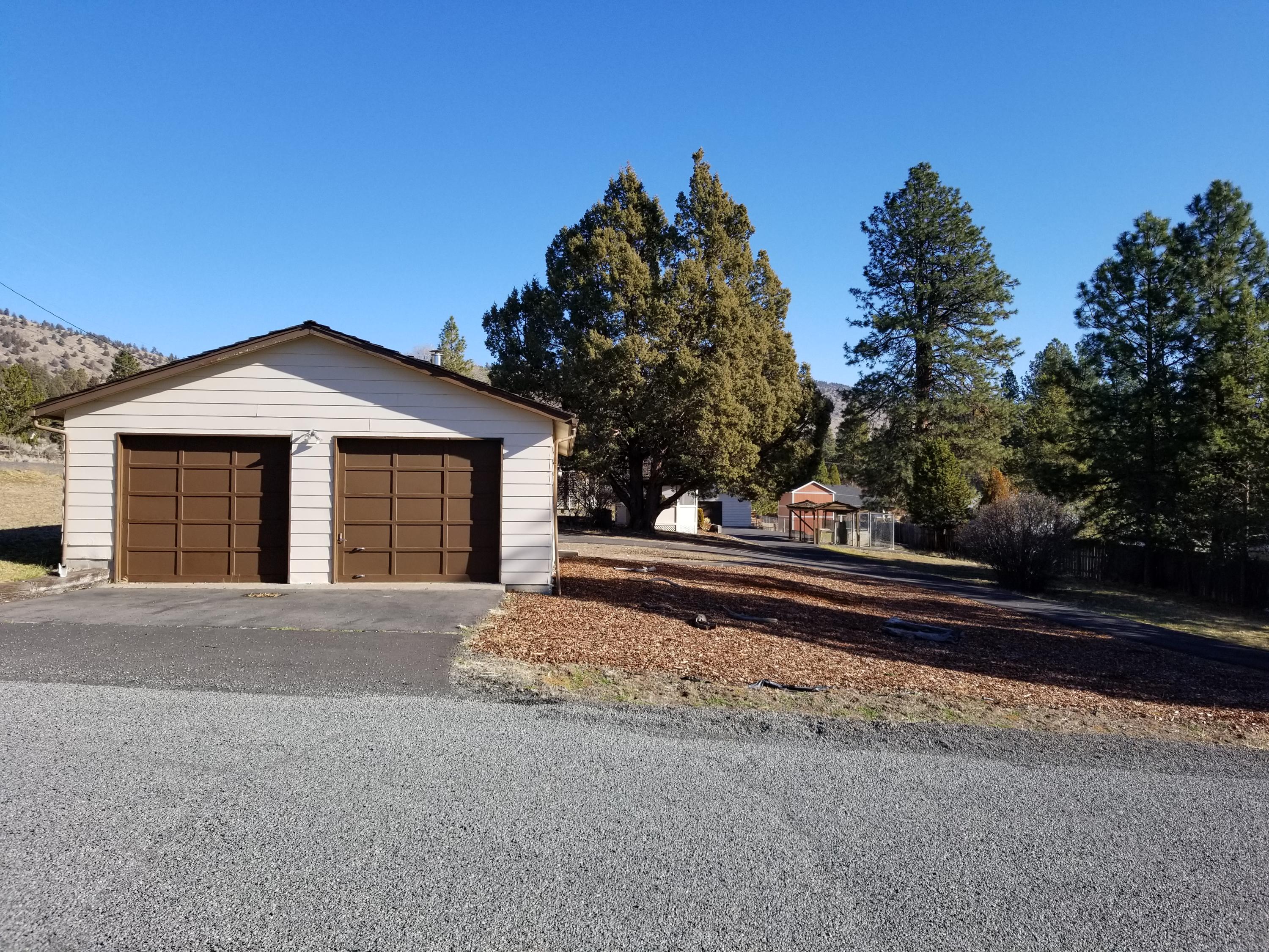 Klamath Memorial Park -Aspen, Fir, Oak &Pine Grove - Residential