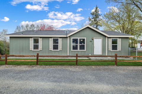 Tiny photo for 715 S Main Street, Prineville, OR 97754 (MLS # 220219161)