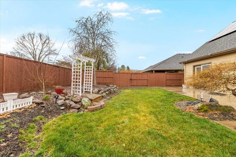 Tiny photo for 279 Robert Trent Jones Boulevard, Eagle Point, OR 97524 (MLS # 220215745)