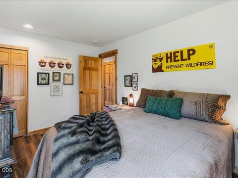 Tiny photo for 8685 Red Wing Lane, Redmond, OR 97756 (MLS # 220224518)