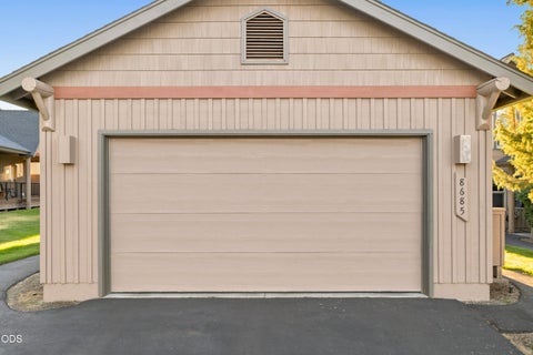 Tiny photo for 8685 Red Wing Lane, Redmond, OR 97756 (MLS # 220224518)