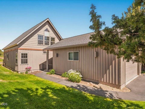 Tiny photo for 8685 Red Wing Lane, Redmond, OR 97756 (MLS # 220224518)