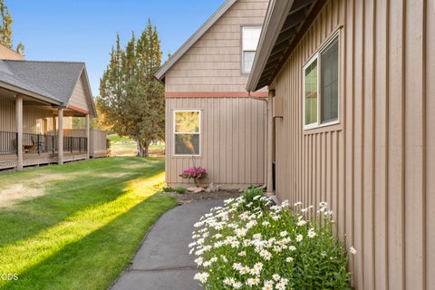 Tiny photo for 8685 Red Wing Lane, Redmond, OR 97756 (MLS # 220224518)