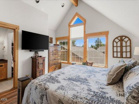 Tiny photo for 8685 Red Wing Lane, Redmond, OR 97756 (MLS # 220224518)
