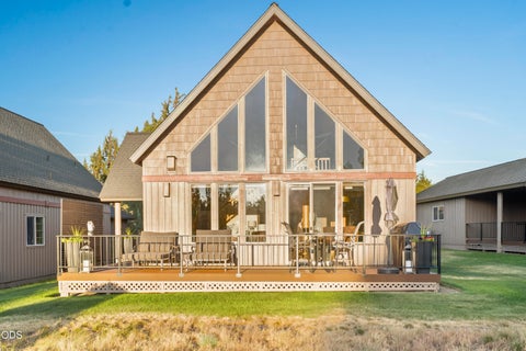Photo of 8685 Red Wing Lane, Redmond, OR 97756 (MLS # 220224518)