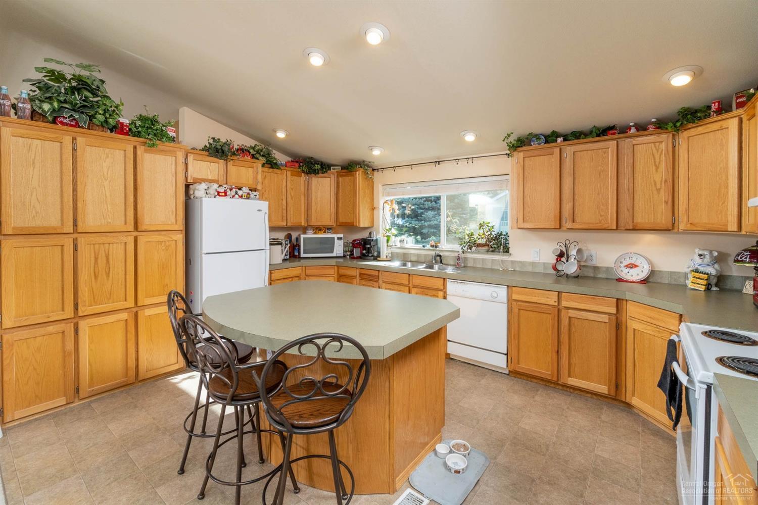 Pines At Sisters - Residential