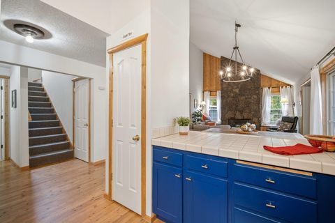 Tiny photo for 18016 Camas Lane #5, Sunriver, OR 97707 (MLS # 220219963)