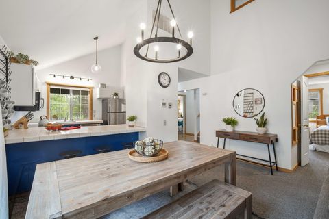 Tiny photo for 18016 Camas Lane #5, Sunriver, OR 97707 (MLS # 220219963)