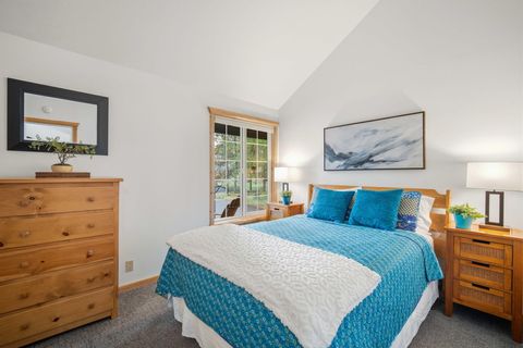 Tiny photo for 18016 Camas Lane #5, Sunriver, OR 97707 (MLS # 220219963)