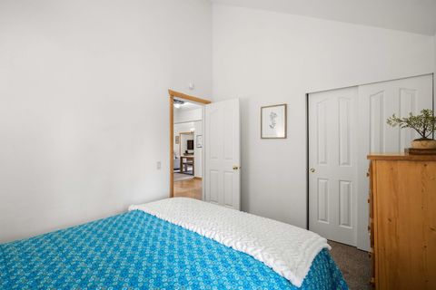 Tiny photo for 18016 Camas Lane #5, Sunriver, OR 97707 (MLS # 220219963)