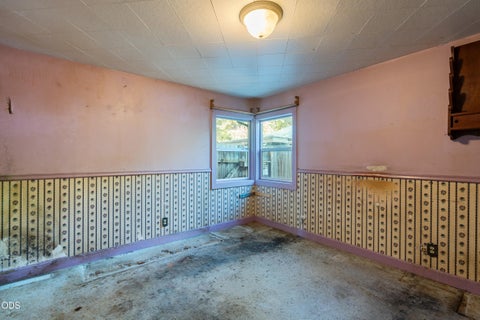 Tiny photo for 1004 S Grape Street, Medford, OR 97501 (MLS # 220223314)