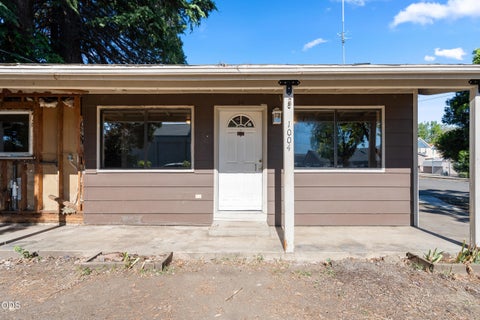 Tiny photo for 1004 S Grape Street, Medford, OR 97501 (MLS # 220223314)