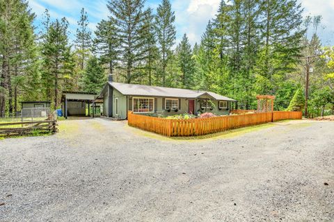 Tiny photo for 9105 W Evans Creek Road, Rogue River, OR 97537 (MLS # 220219777)