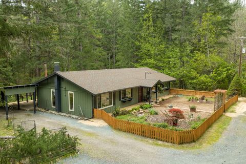 Tiny photo for 9105 W Evans Creek Road, Rogue River, OR 97537 (MLS # 220219777)