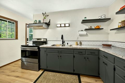 Tiny photo for 9105 W Evans Creek Road, Rogue River, OR 97537 (MLS # 220219777)