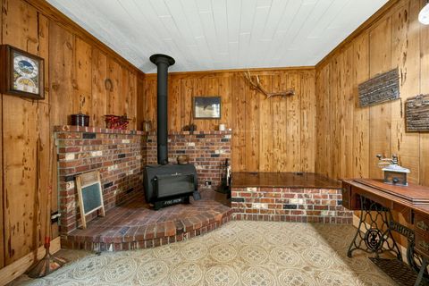 Tiny photo for 9105 W Evans Creek Road, Rogue River, OR 97537 (MLS # 220219777)