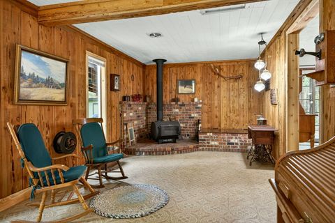 Tiny photo for 9105 W Evans Creek Road, Rogue River, OR 97537 (MLS # 220219777)