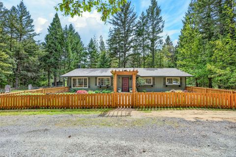 Tiny photo for 9105 W Evans Creek Road, Rogue River, OR 97537 (MLS # 220219777)