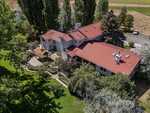 Tiny photo for 59047 Old Lake Road, Christmas Valley, OR 97641 (MLS # 220217220)