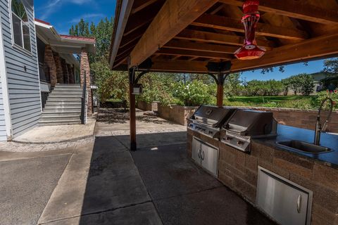 Tiny photo for 59047 Old Lake Road, Christmas Valley, OR 97641 (MLS # 220217220)