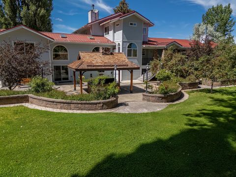 Tiny photo for 59047 Old Lake Road, Christmas Valley, OR 97641 (MLS # 220217220)