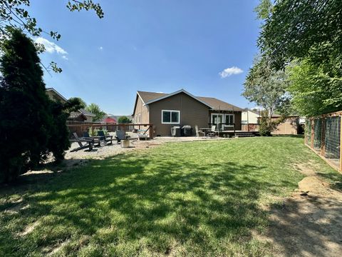 Tiny photo for 5168 Regency Drive, Klamath Falls, OR 97603 (MLS # 220220243)